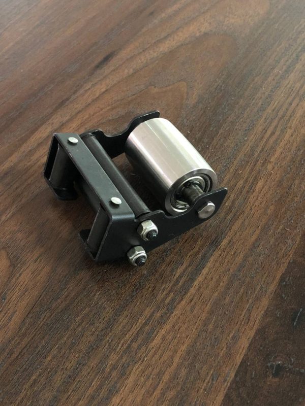 SM102 ROLLER WITH BRACKET