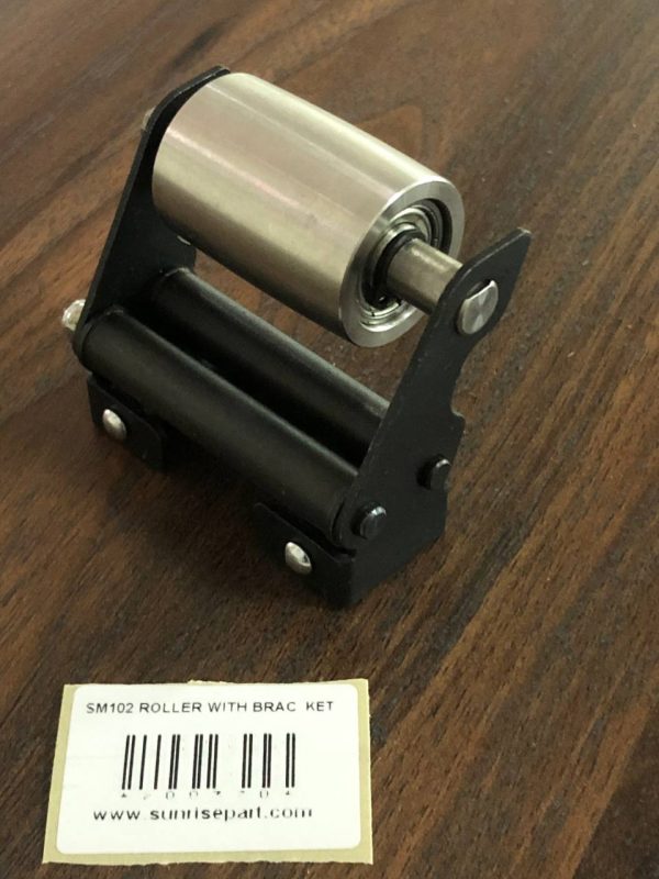 SM102 ROLLER WITH BRACKET